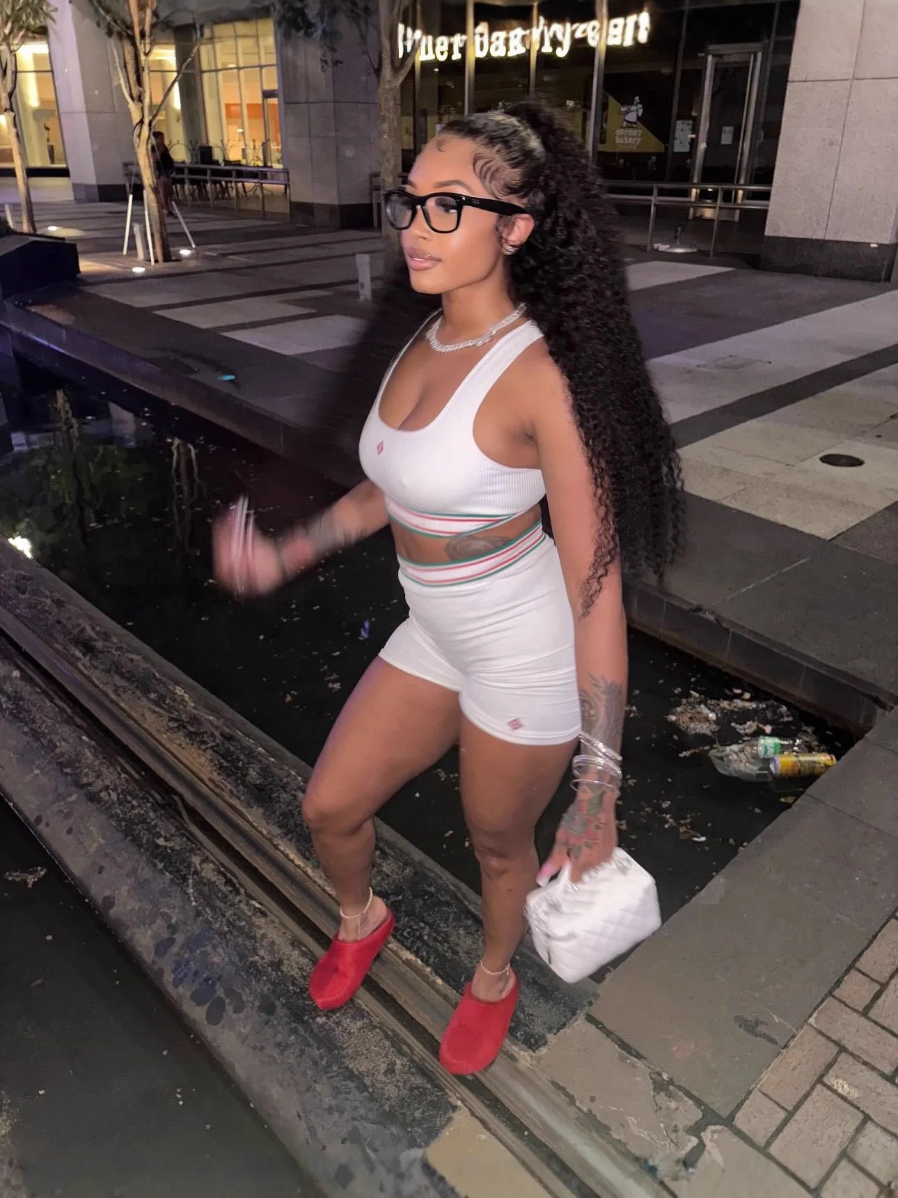 Elegante senhora carta impressa jogger 2 peça conjunto feminino sem mangas colheita superior e shorts ternos 2025 outono casual fatos de treino esportivos