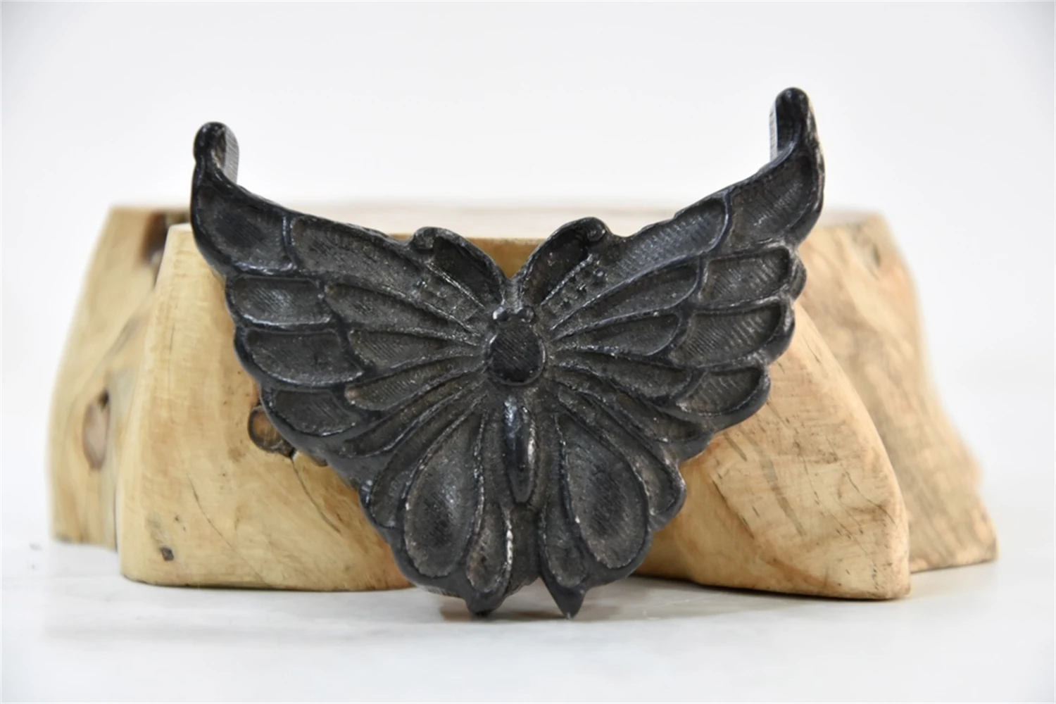 

China Hongshan Culture Black Iron Magnetism Meteorite Sculpture 'Butterfly'Waist Badge/Pendant Handicraft Home Decoration