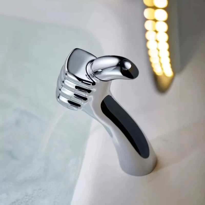 

1 шт., смеситель для раковины с одной ручкой, твердая латунь, хромированная золотая отделка, черный, белый цвет, смеситель для раковины в ванной комнате