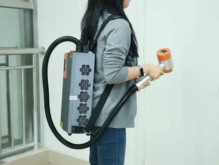 Small Backpack Metal Rust Removal Machine, Portable Small Laser Cleaning Machine