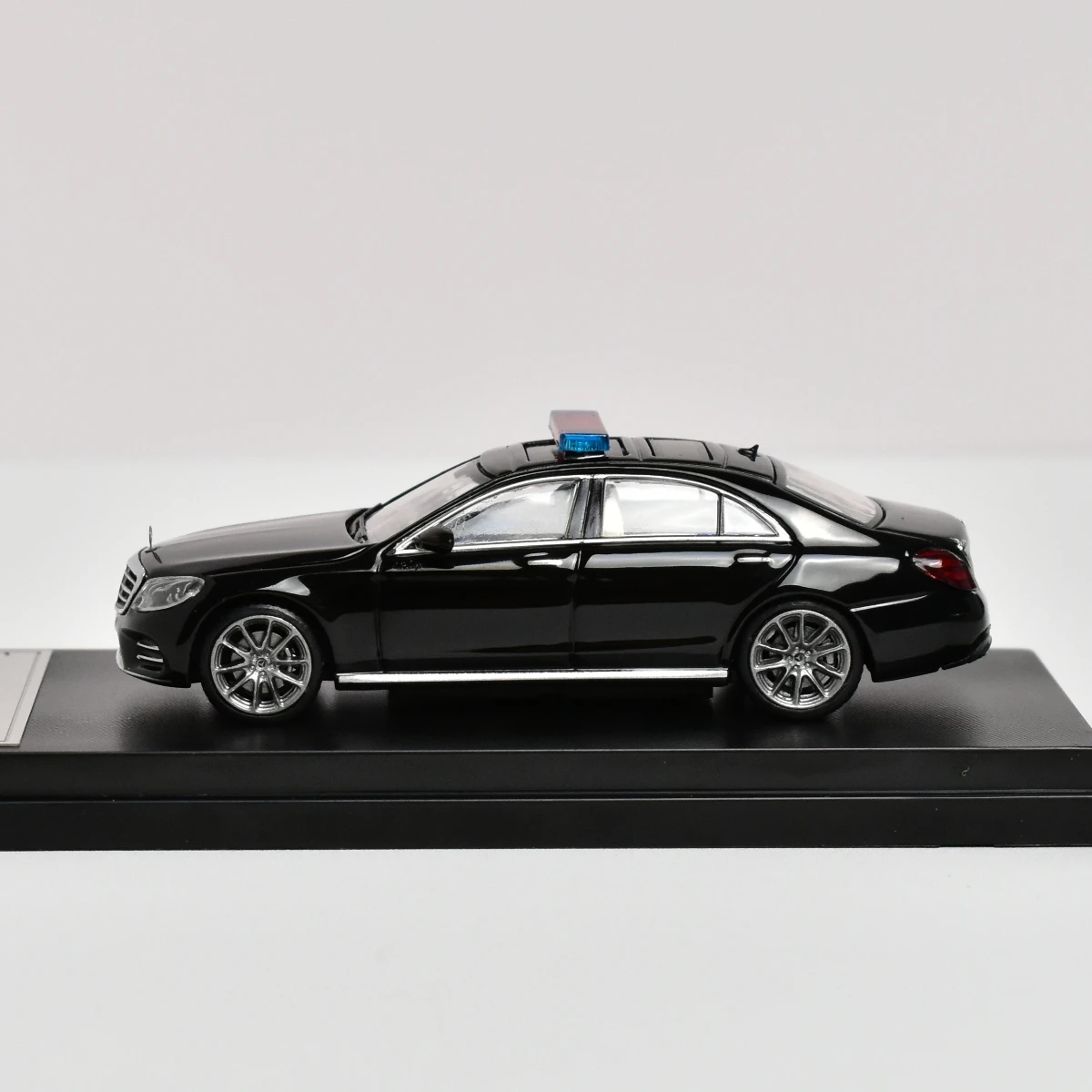 Master 1:64 S450 W222 Diecast Model Car