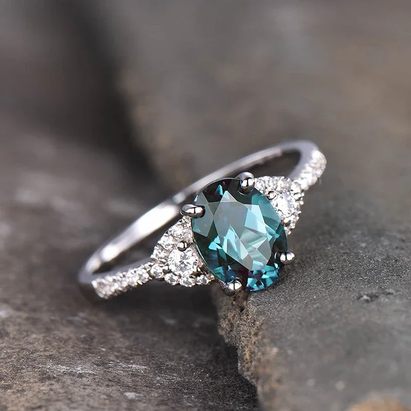 Huitan Edle Damenringe mit ovalem blauem Zirkonia, Hochzeitstag, Party, Temperament, eleganter Damenschmuck