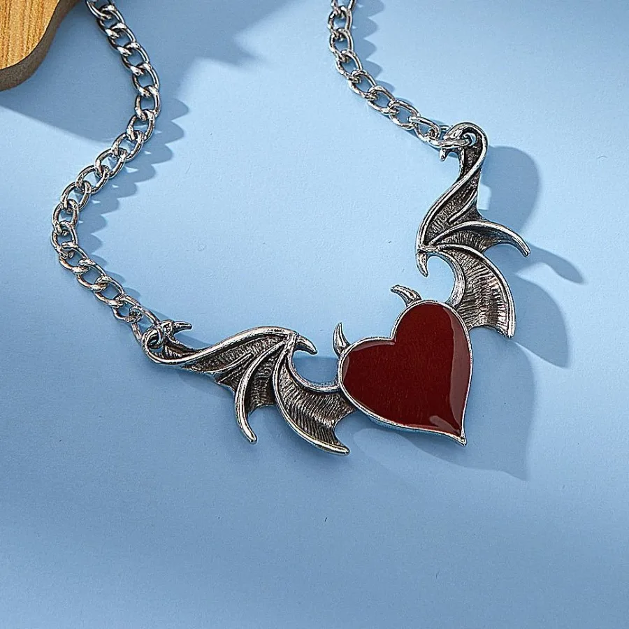

Vintage Wings Love Heart Pendant Necklace 1pc