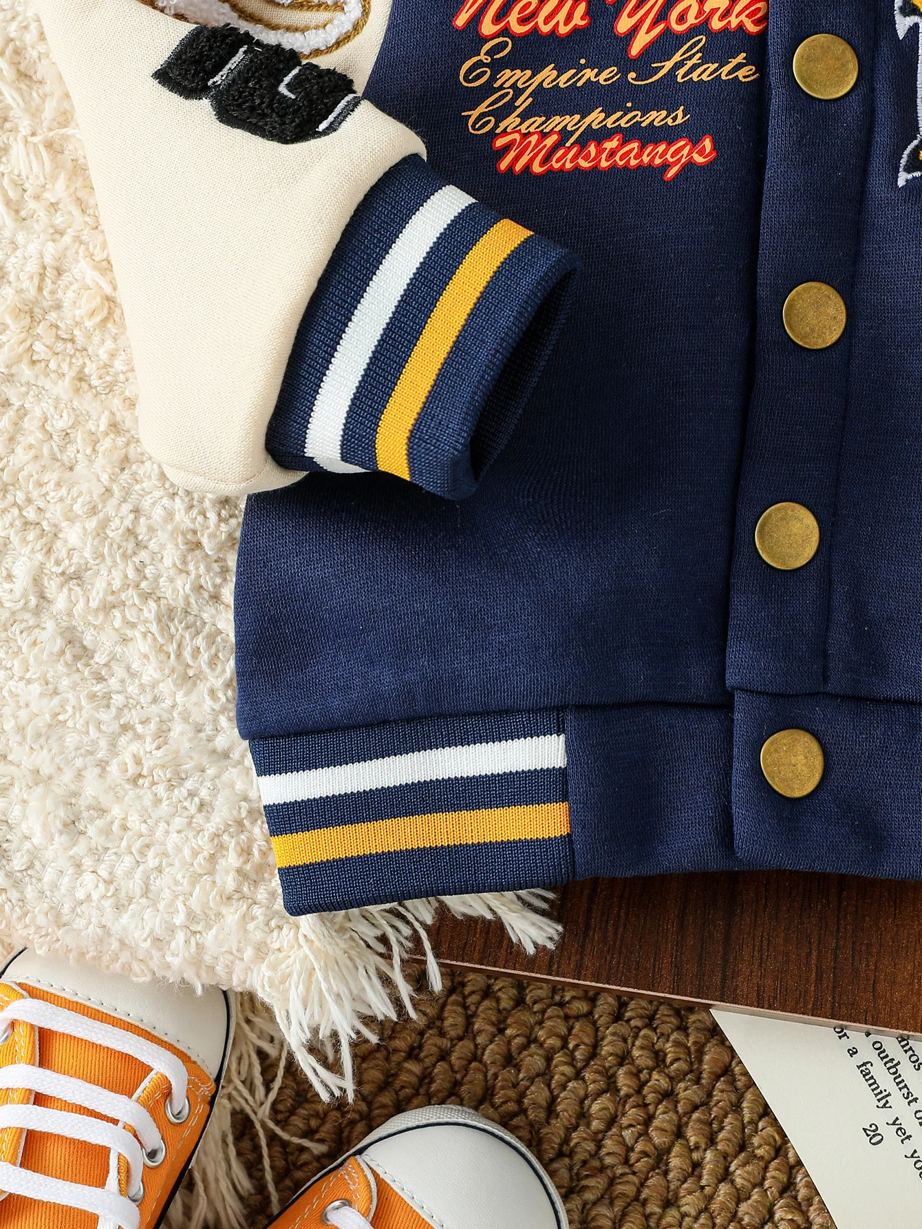 سترات البيسبول على الموضة للأطفال الأولاد سترة مطرزة للخريف والربيع ملابس خارجية غير رسمية معاطف من النوع الثقيل لعمر 1-3 سنوات