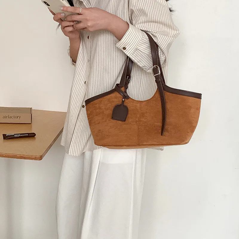

2025 Autumn Fashionable Tote Bags Large Capacity Suede Shoulder Bags Vintage Commuter Travel Handbags Ladies Underarm Bag