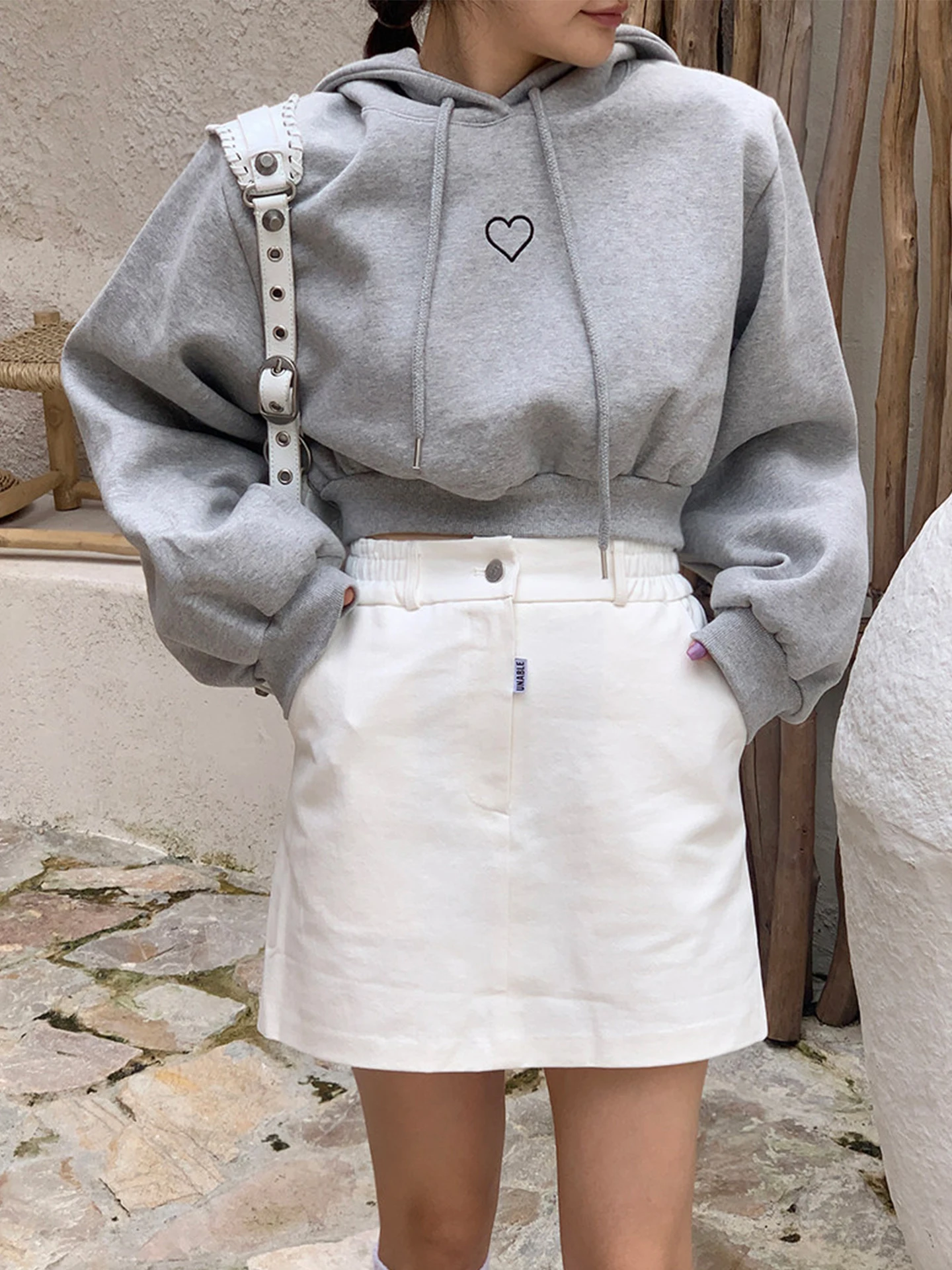 Gray Love Heart Embroidered Hoodie Women's Loose Fit Short Style Korean Version Autumn Winter Coat Top Cotton Material