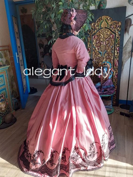 Vintage Old Pink Civil War Prom Dresses with Long Sleeve Plus Size Long Sleeve Lace Applique Bustle Victorian Evening Gown