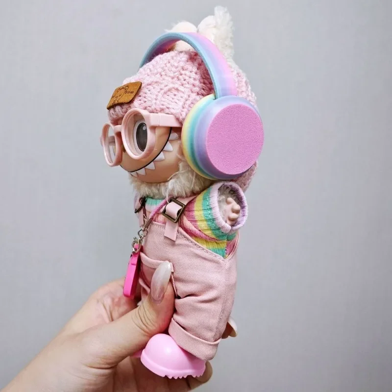 Explosions 123a generazione LABUBUBU Set di auricolari con cappello con bretelle rosa, realizzato in tessuto LABUBUBU, tuta rosa, con vestiti per bambini.