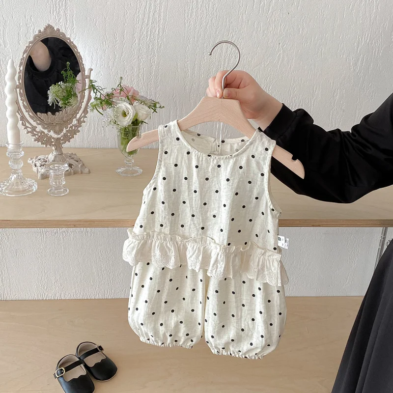 

New Summer Outfit for Baby Girls: Stylish Thin Two-Piece Set with Polka Dot Vest for Infants and Toddlers