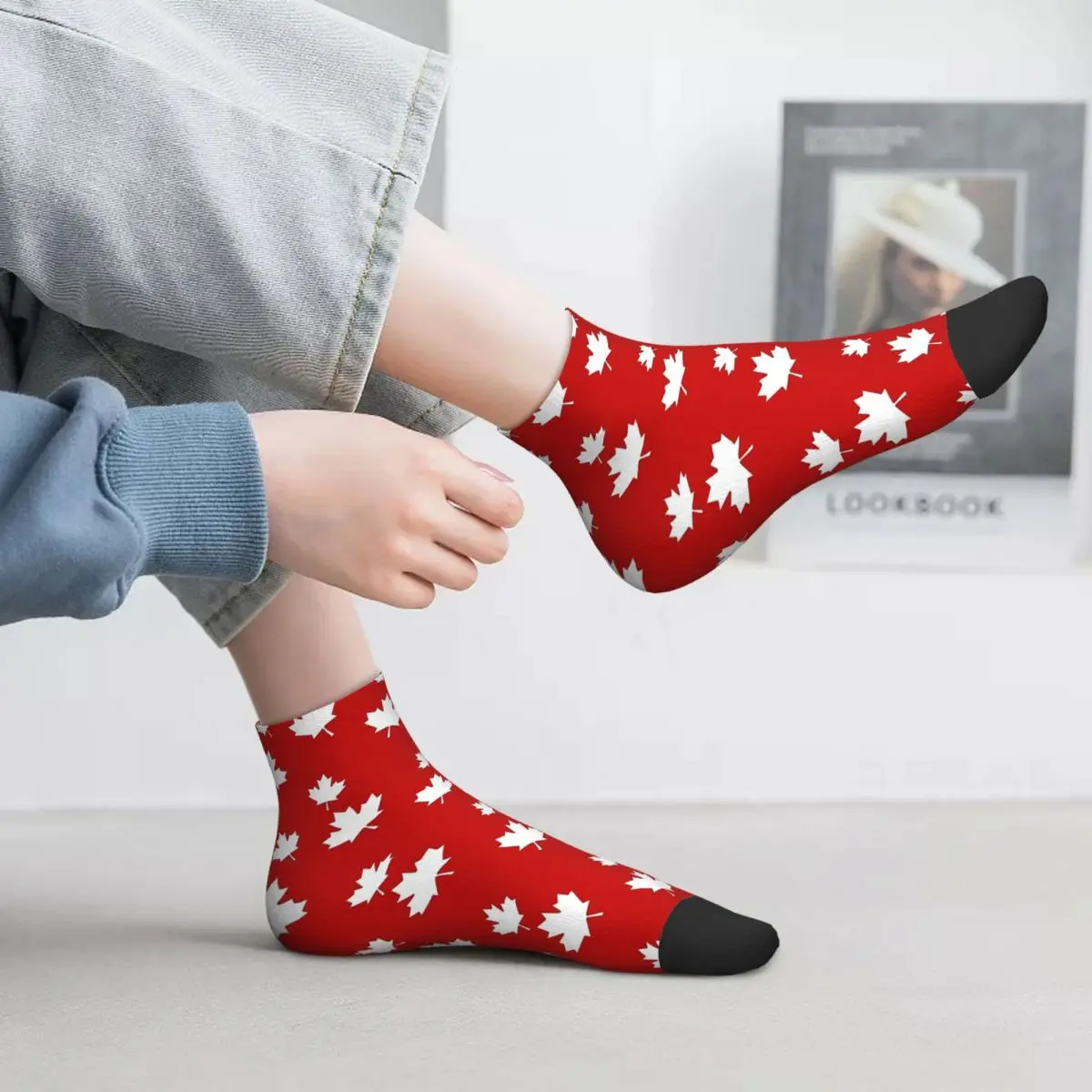 

Canada Maple Leaf Flag Pattern Red White Canada Flag Socks Harajuku Super Soft Stockings All Season Socks Accessories for Unisex