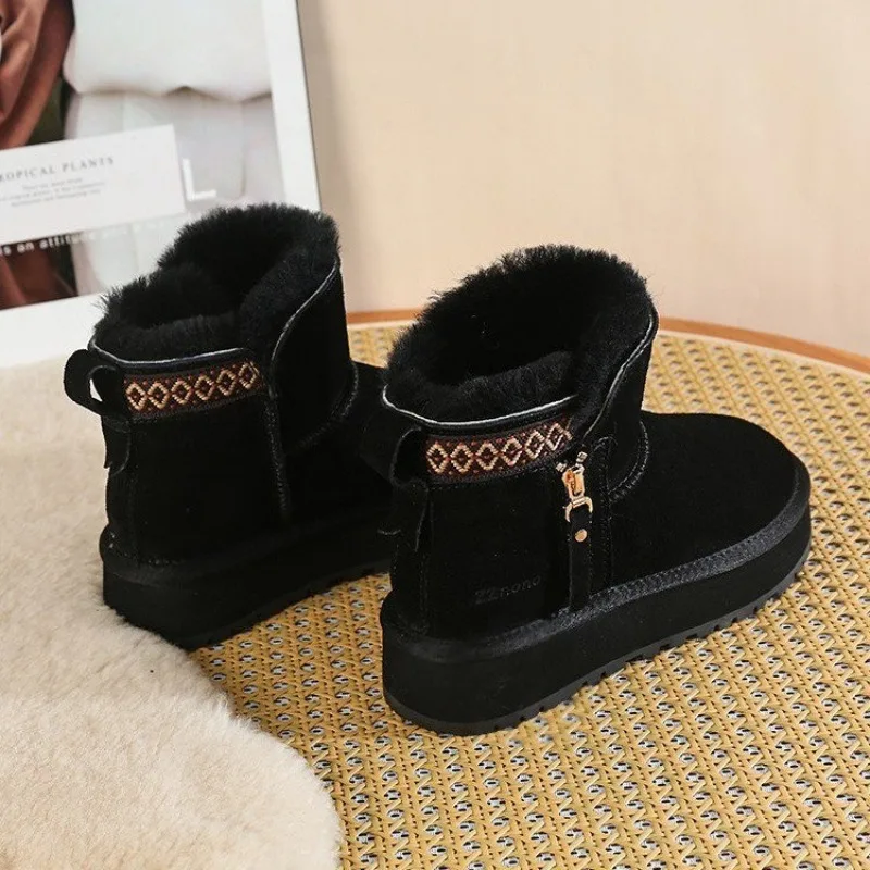 Winter New Thick Snow Boots Women's Round Head Suede Side Drawn Embroidery Anti-slip Wear-resistant Cotton Shoes