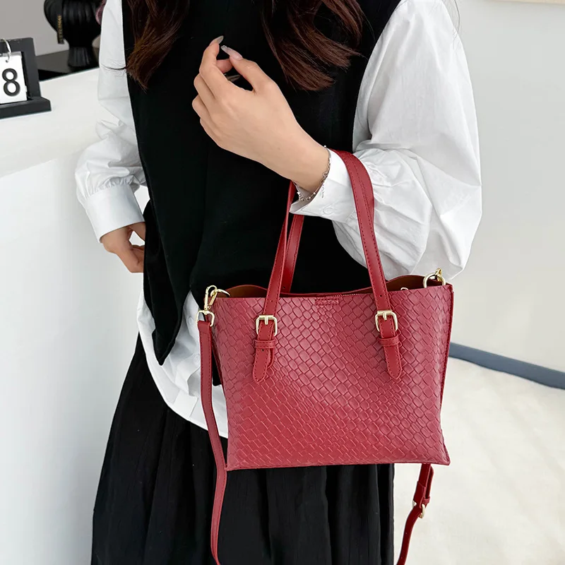 

Bags Women's Versatile New 2025 Commuter Fashion Handbag Premium Textured Bucket Bag One Shoulder Crossbody Bag