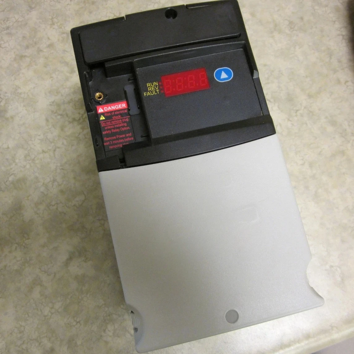 22D-D4P0N104 For Allen Bradley PowerFlex 40 VFD 1.5kW 2HP 22D-D4P0N104 New