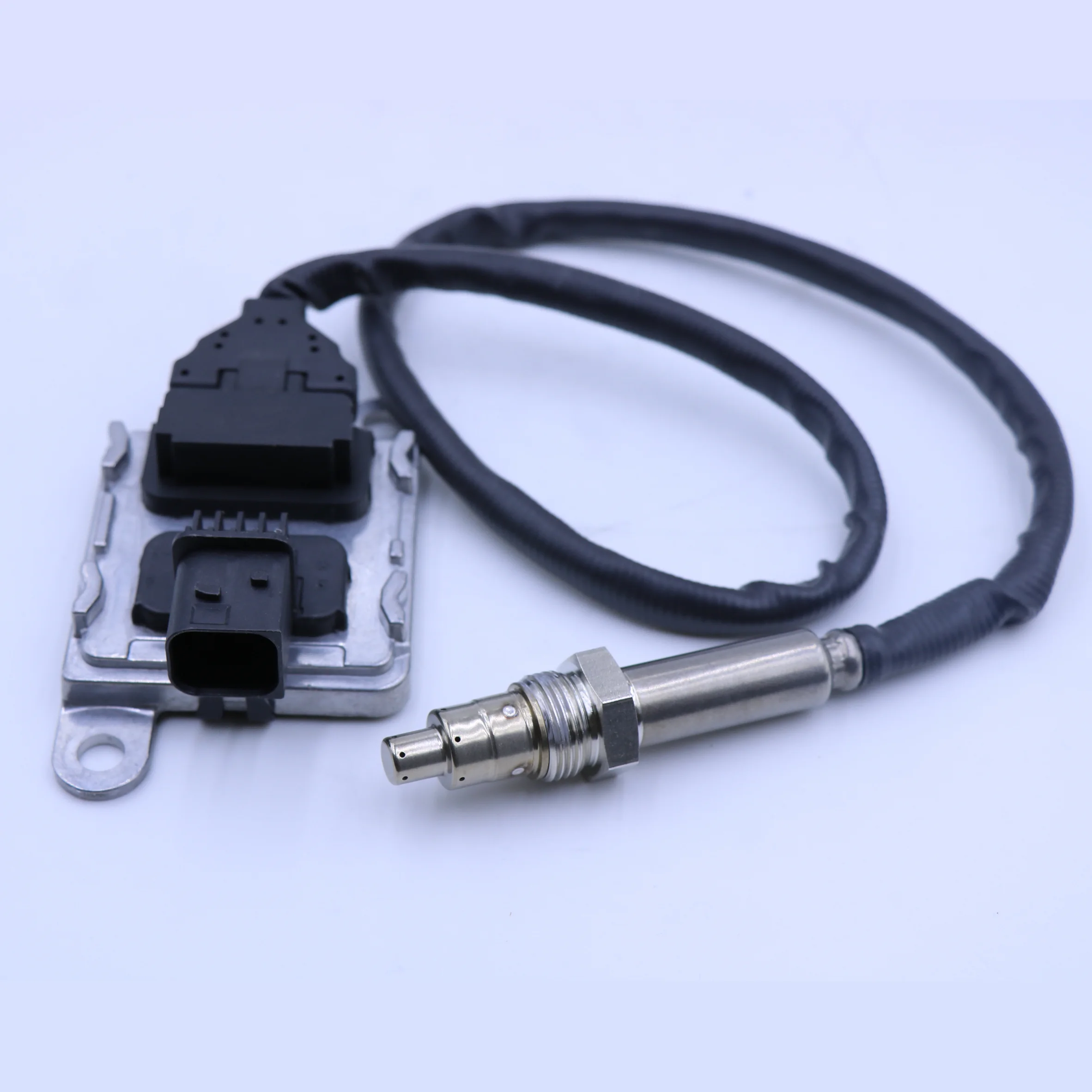 

Exclusive Production of A0111535128 Nitrogen Oxide Sensor, Suitable ForMercedes Benz Detroit Trucks Euro 6