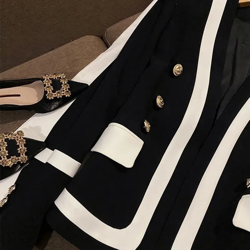 Black White contrasting Suit Women's Early Autumn New High-end light Luxury Metal buckle Versatile Small Fragrant style Jacket