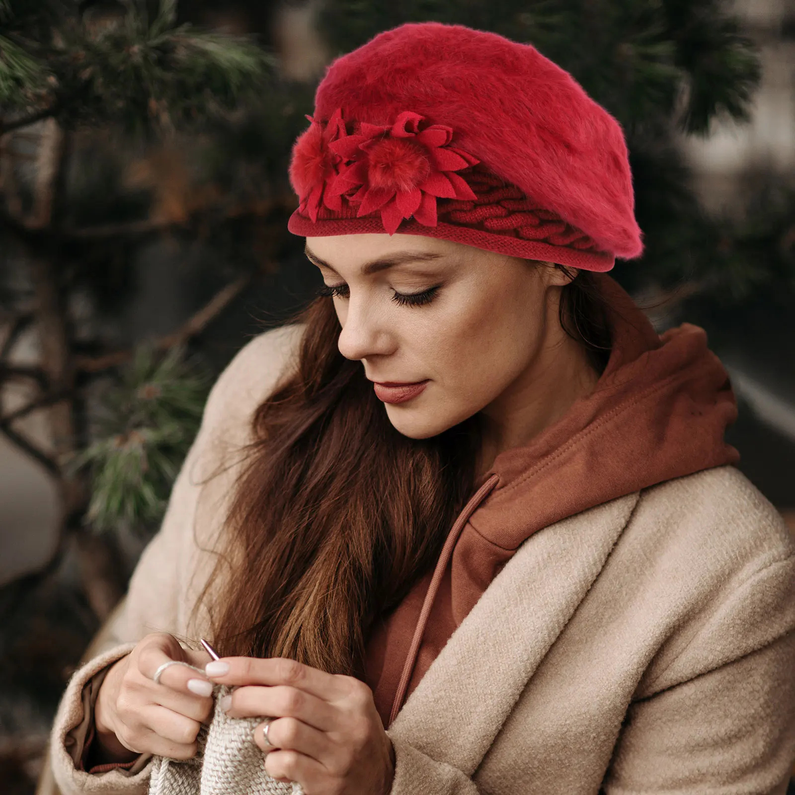 

Floral Beanie Knit Hats Winter Warm Wool Hat with Brim Ladies Side Flower Design Outdoor Snow Sports Stretchy Elastic Band