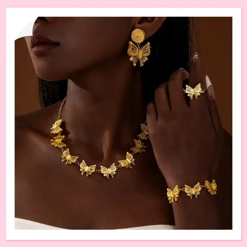 

Новый модный комплект украшений: ожерелье с лепестками цветов и универсальный браслет. Легкая роскошь, изысканный стиль, высококачественные материалы.