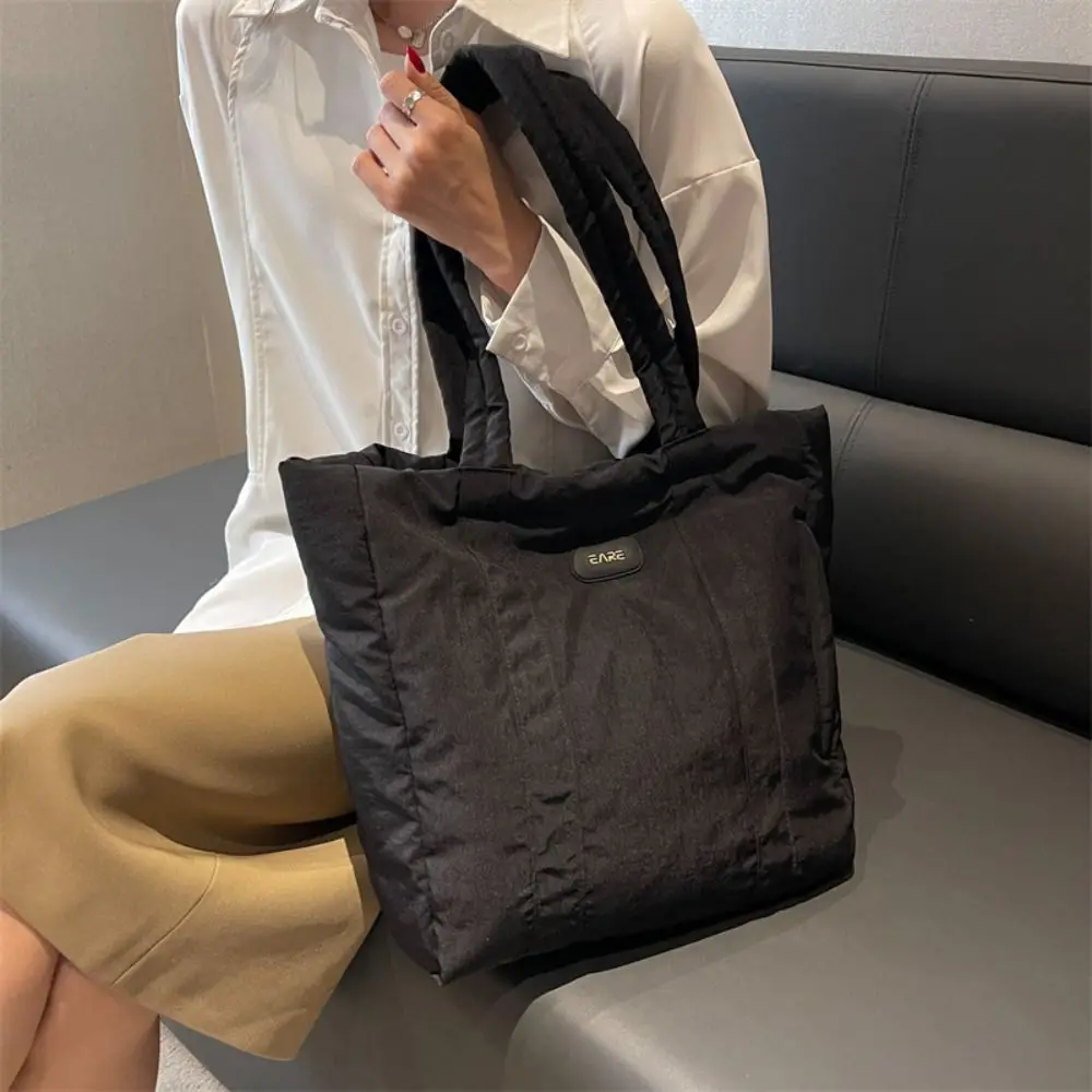 Bolsa acolchoada de grande capacidade para mulheres, elegante com zíper, bolsa de ombro inchada, bolsa de nylon