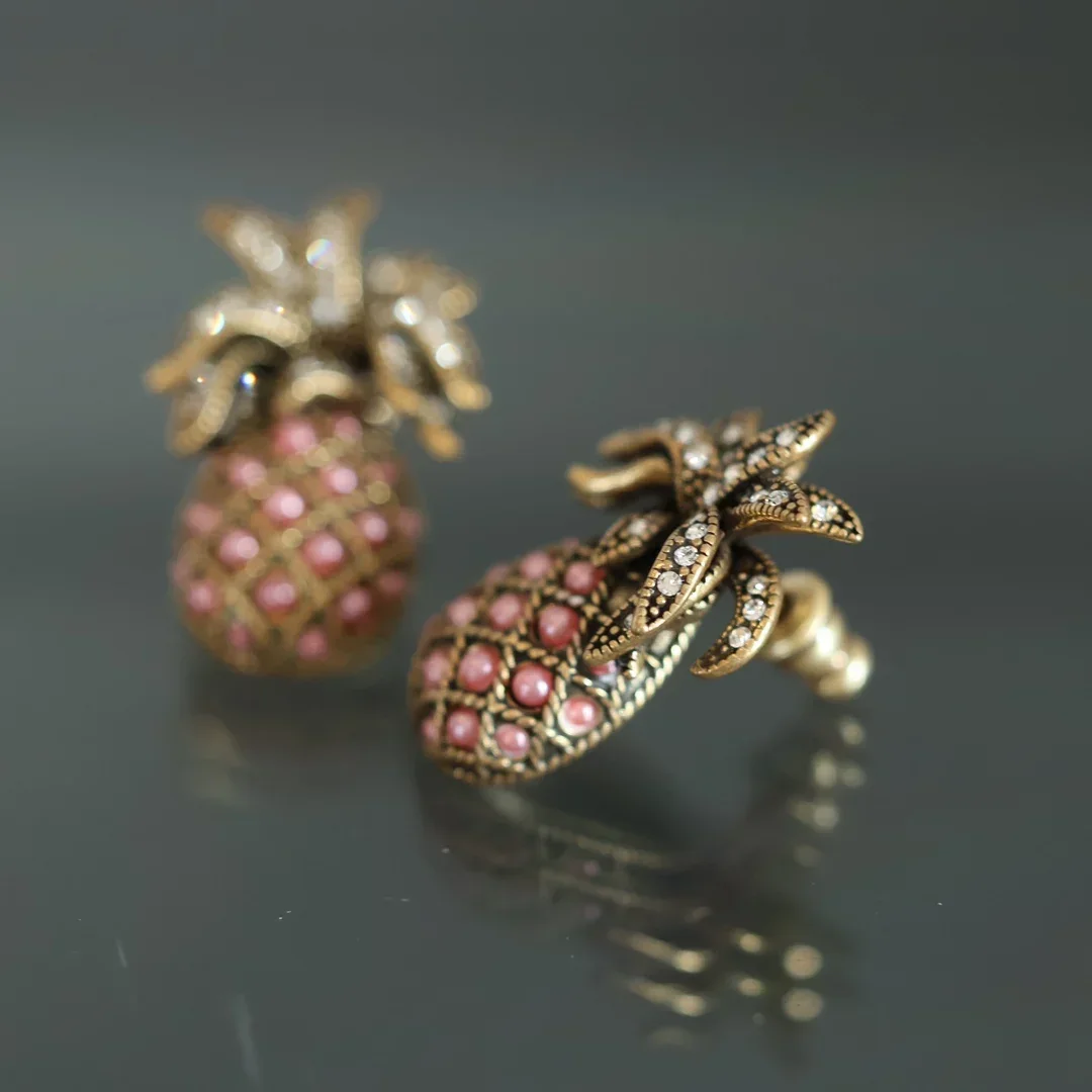 European and American fashion retro pineapple stud earrings