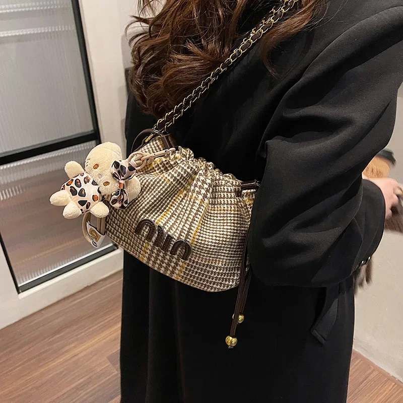 حقيبة نسائية جديدة لعام 2025 حقيبة كتف واحدة الكل في واحد ذات ثنيات يدوية حقيبة تحت الإبط عالية الجودة