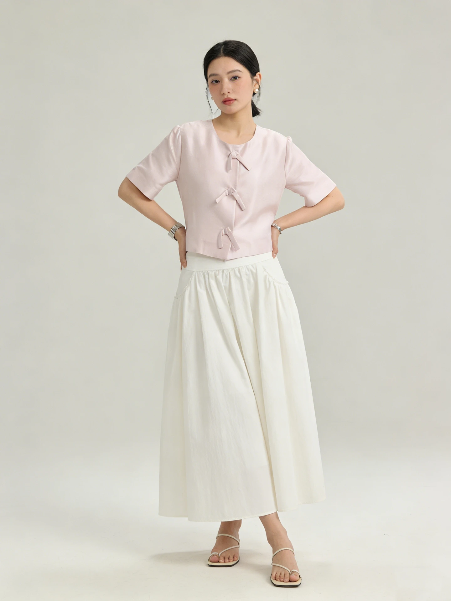 

Элегантная розовая рубашка с коротким рукавом и узлом, женская, в новом китайском стиле, модный молодежный дизайн, прямой крой, повседневная рубашка