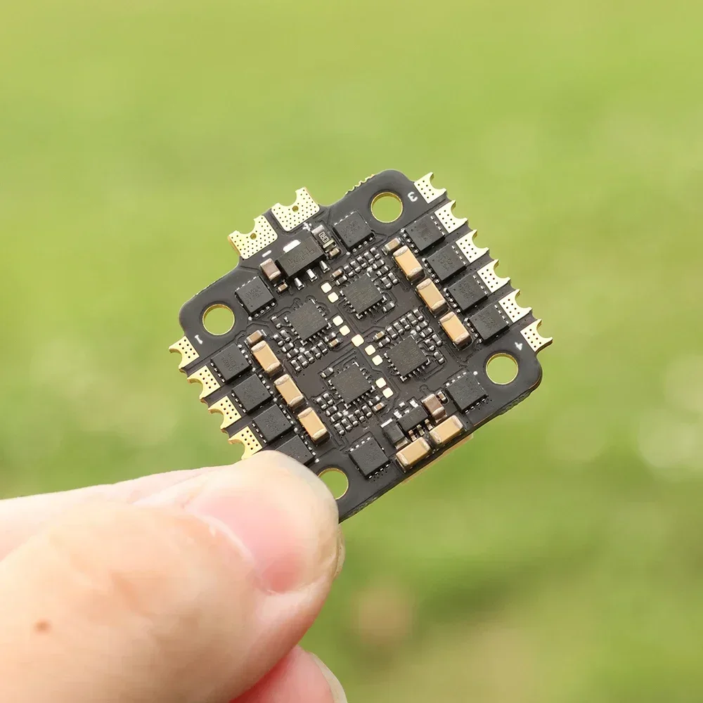HAKRC 2025 جديد 15A 25A 2-4S 4 في 1 Blheli_S ESC Dshot600 20x20mm لطائرات السباق بدون طيار RC FPV، متعددة الدوارات، والطائرات بدون طيار