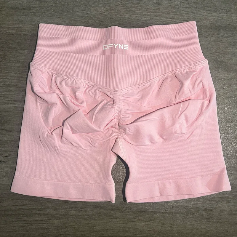 ロゴ付きインパクトショーツ ローウエスト シームレス ヨガショーツ うずくまるジムショーツ ワークアウト バイカー ショート ストレッチ フィットネス服