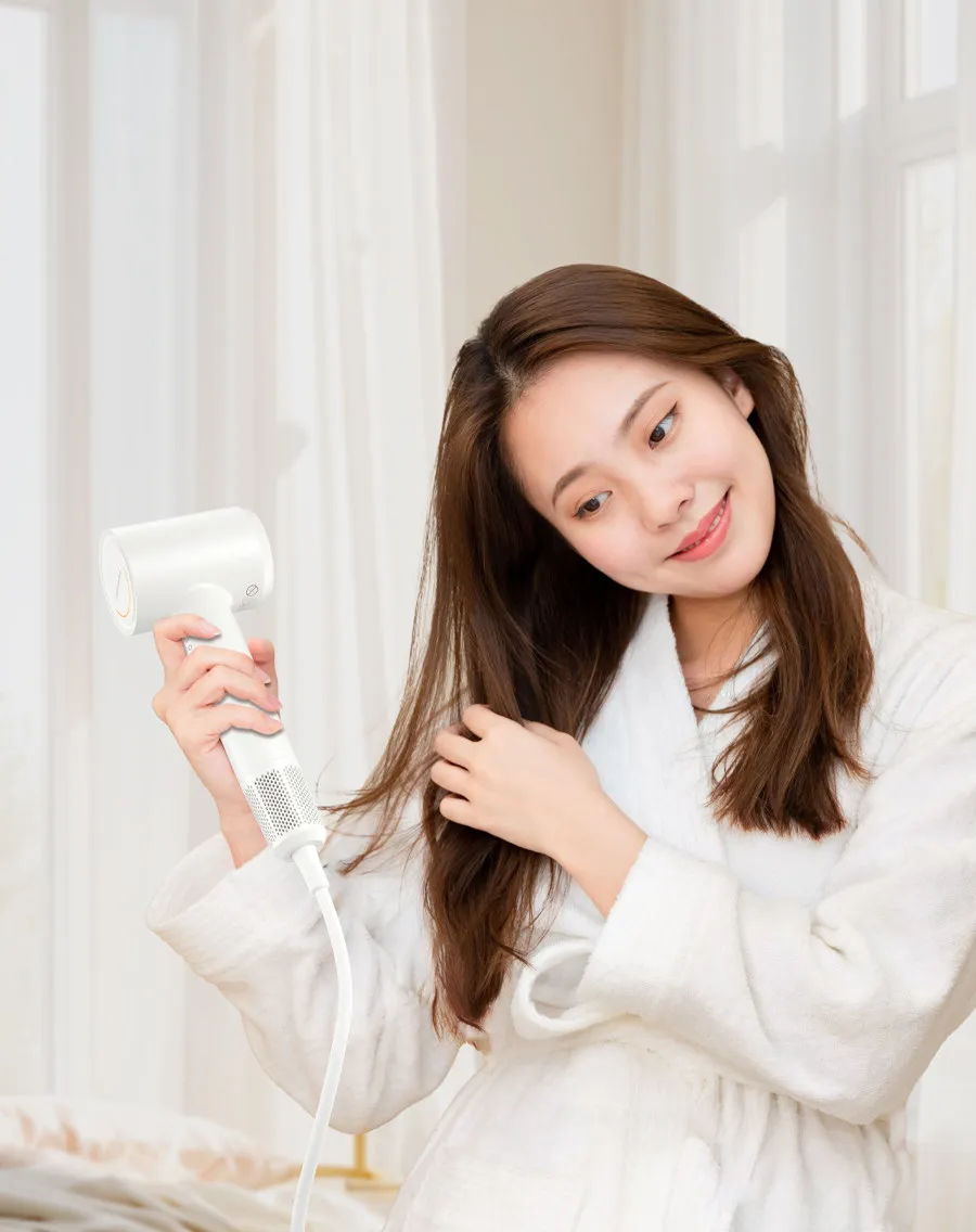 

Hair dryer for home use, quick drying in the bedroom