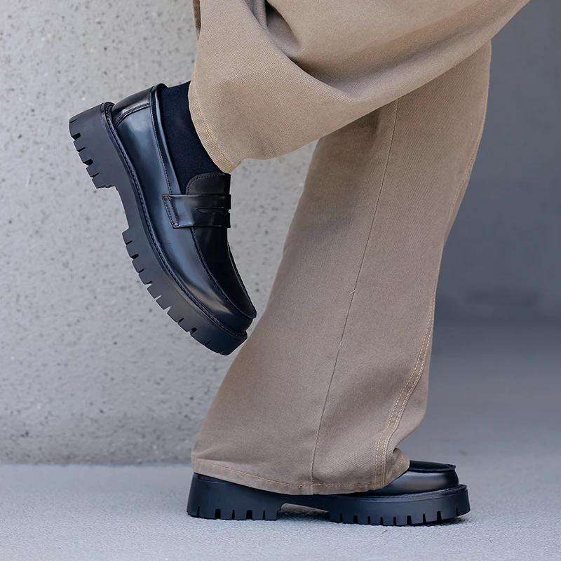 Men Thick-soled Loafers Retro Men Serrated Non-slip Outsole One-piece Business Leather Shoes Outdoor Work Shoes Size 39-46