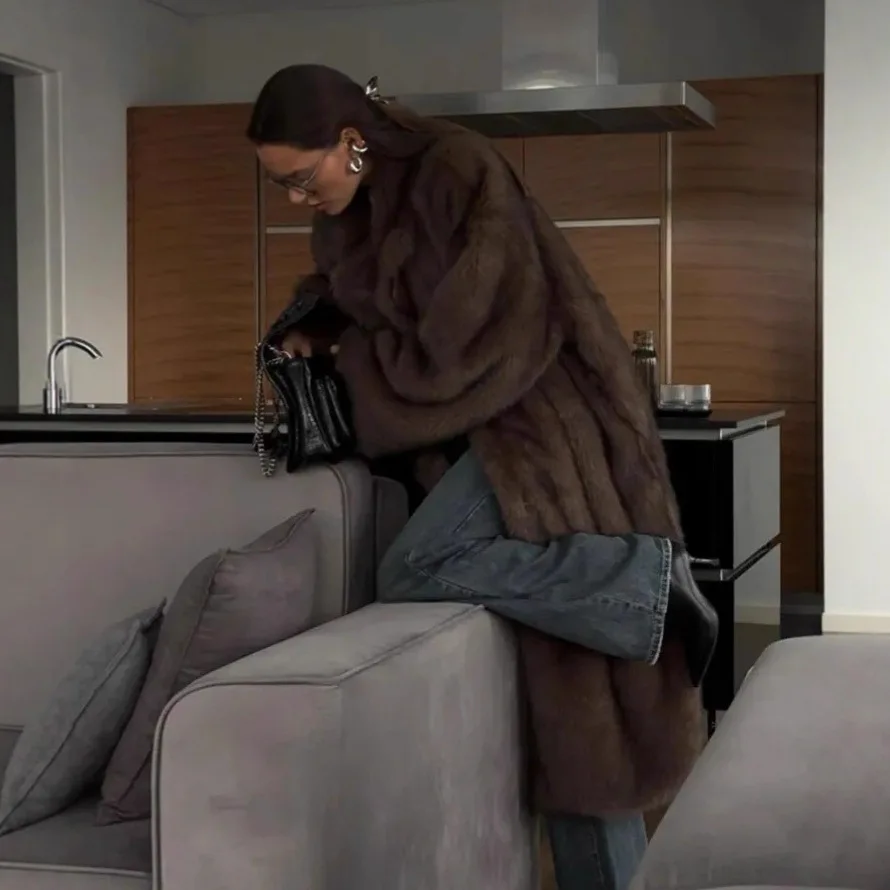 

2025 New Vintage Luxury Street Furry Outerwear Overcoat Long Faux Fox Fur Coat Women Winter Warm Fluffy Fur Jacket Female