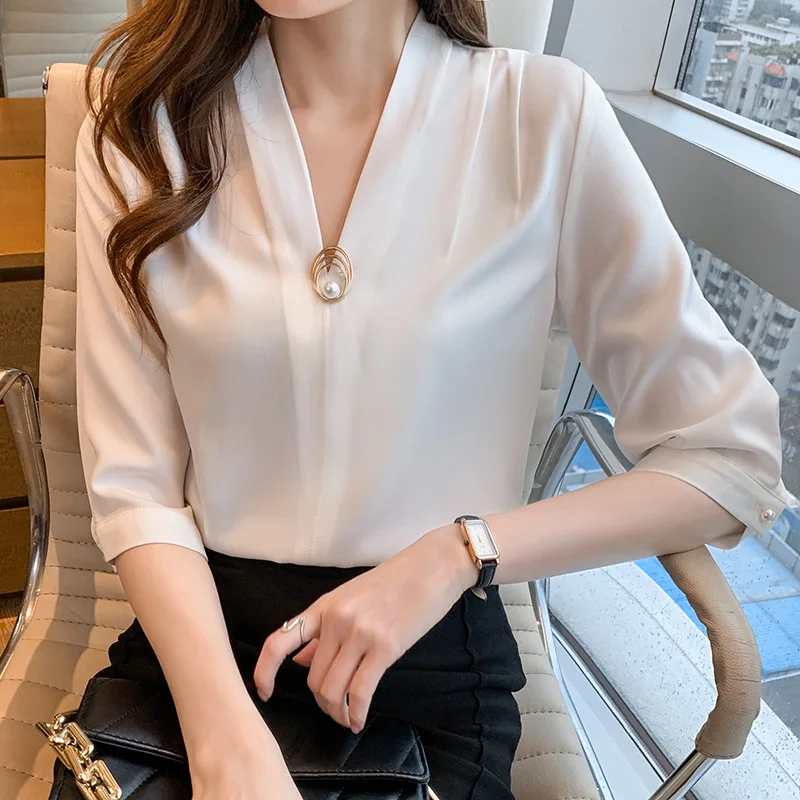

New product 2025 fashion V-neck design sense niche light and ripe acetic acid satin temperament medium-sleeved shirt top