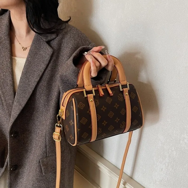 

Luxury Minimalist Women's Crossbody & Tote Bag - Premium Texture Versatile for Commute & Daily Stylish, Elegant Ideal for Office