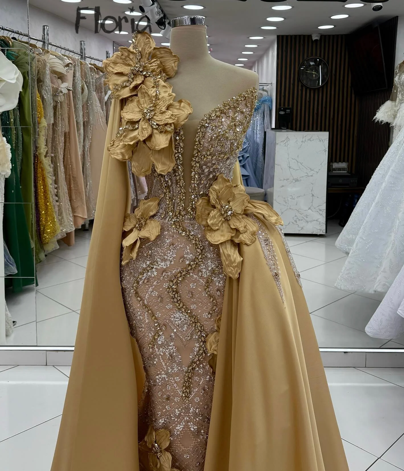 

Golden Dubai Prom Dresses With Long Cape Sleeve Beaded Lace Single Shoulder Wedding Guest Gown Bridal Reception Dress Customized