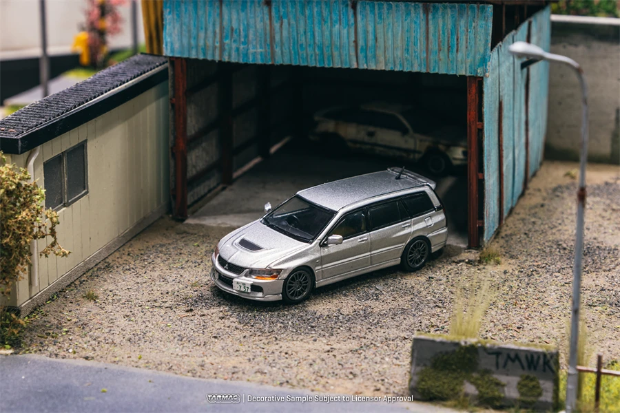 1:64 Lancer Evolution Wagon EVO Travel version, alloy die-cast miniature static car fashion play model, adult collection pieces.