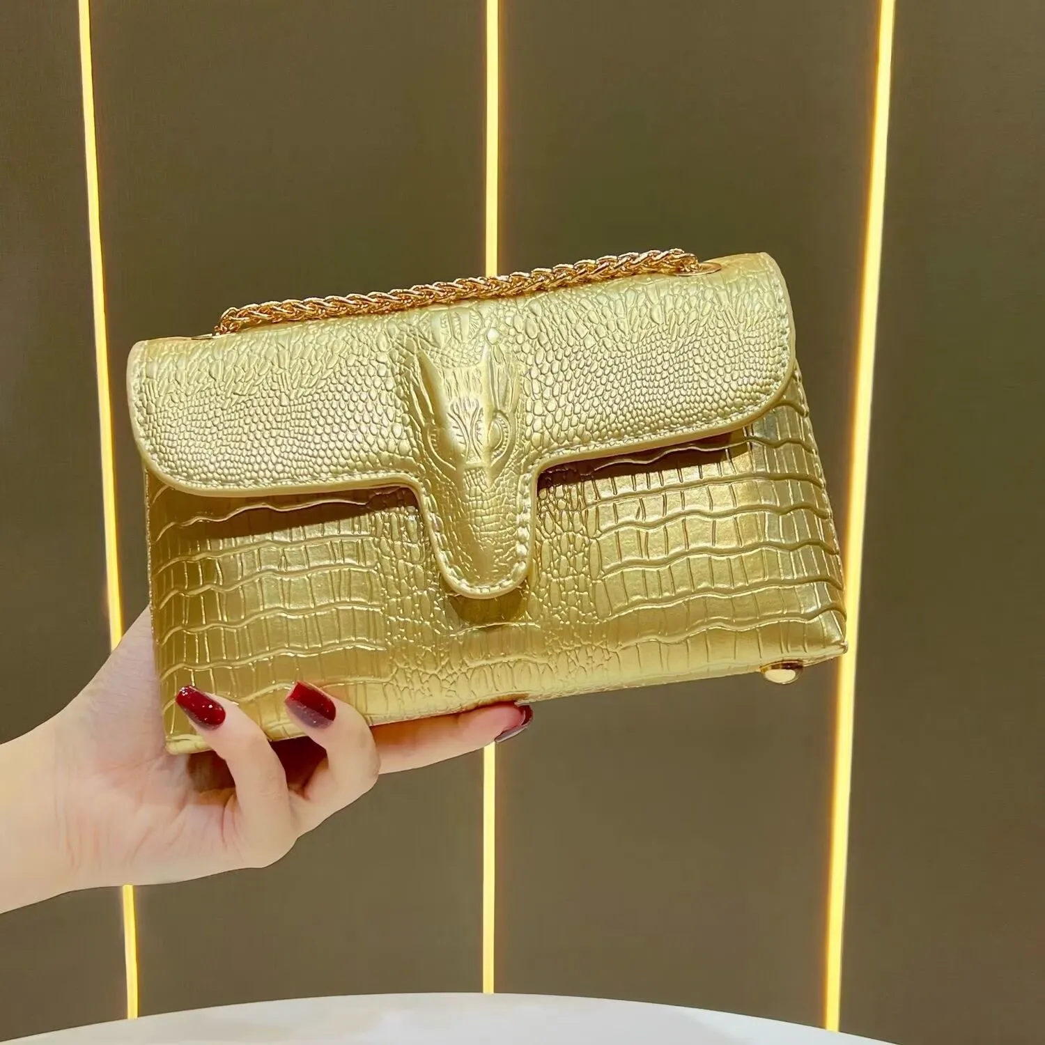 Luxury Crocodile Bags Women Leather Chain Crossbody Bags For Women New 2026 Brand Handbags Shoulder Bags Messenger Female Clutch