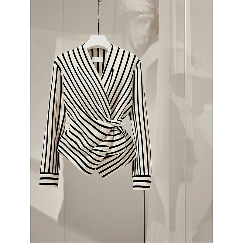 

Striped Kinky Shirt for Women, Unique Chic Small Top, Light Luxury, Senior Sense, Autumn, New, 2024