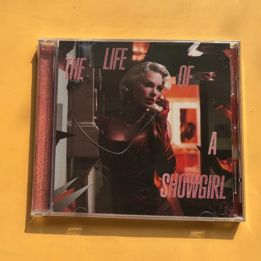 

Taylor The Life of A Showgirl: специальное издание с бонусными треками, поп-музыка, мягкий рок, CD-диск