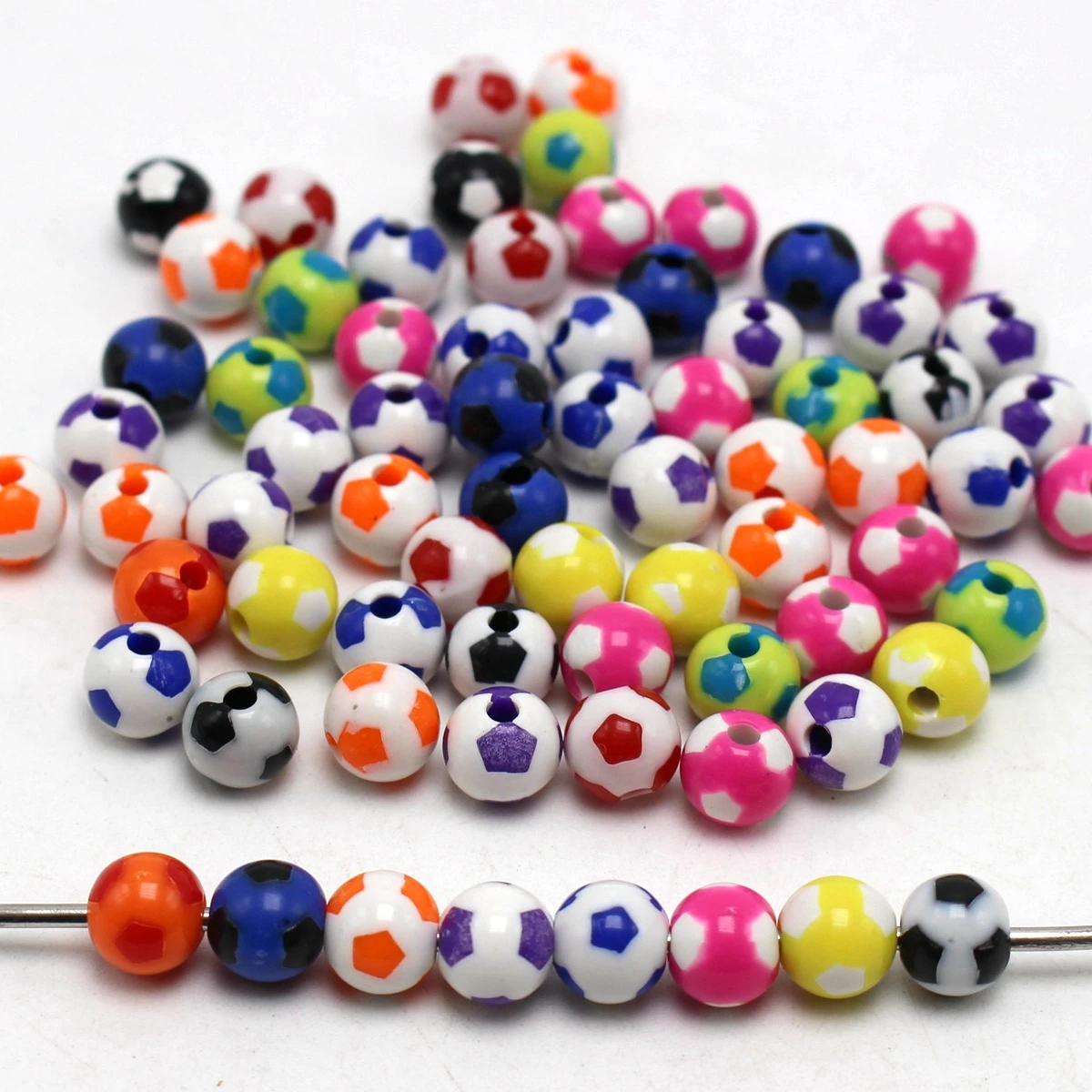 200 Black & White Color Acrylic Soccer Ball Football Round Beads 8mm