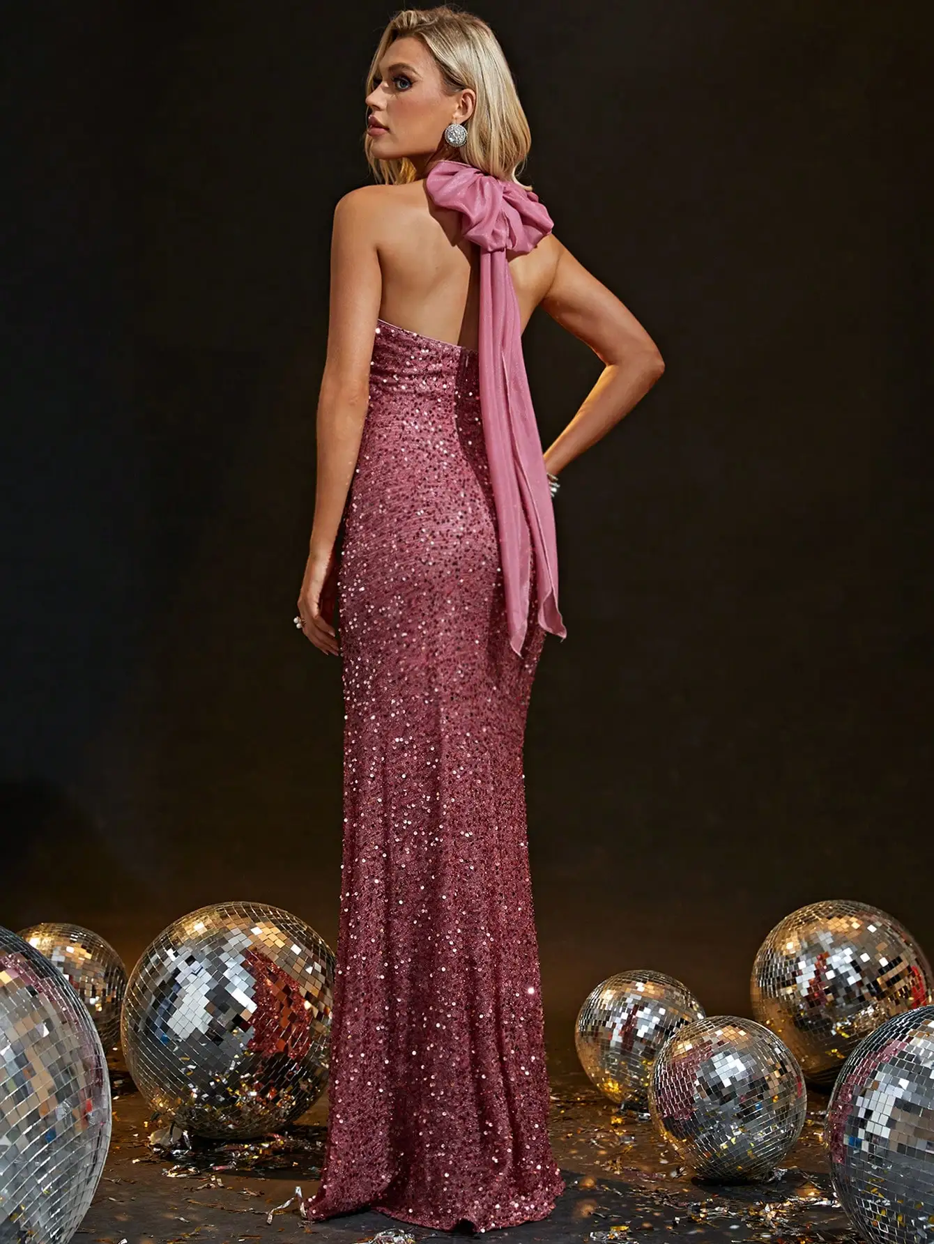 MGIACY Chiffon-Kleid mit überkreuzten Trägern, Pailletten, Fischschwanz und hohem Schlitz