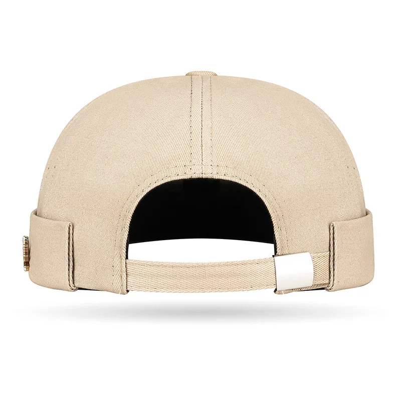 New Maple Leaf Metal Label Brimless Landlord Hat Trendy Street Hip Hop Melon Skin Caps Male Female Simple Docker Beanie Cap