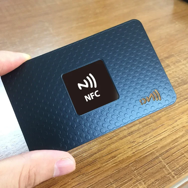 

Матовый черный NFC металлический чип с именем для чтения телефона Ntag213