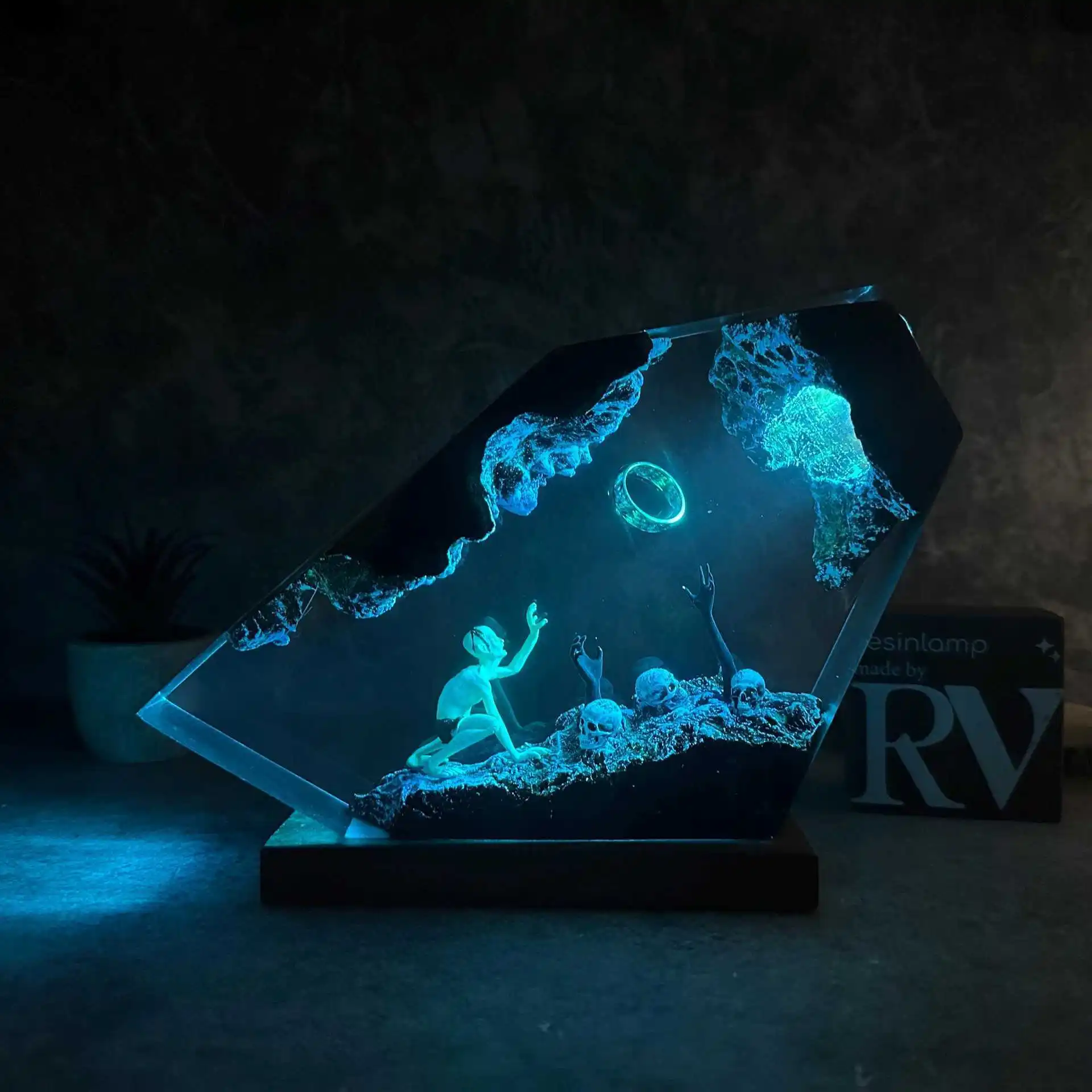 

Ring lights, epoxy, Halloween gifts.
