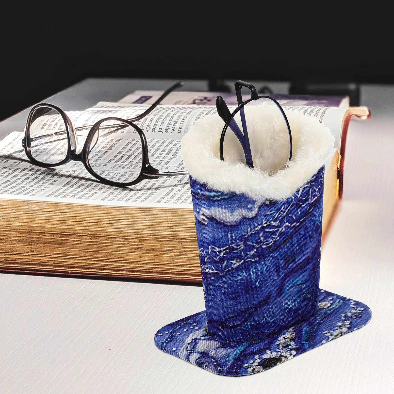 

1PC Eyeglasses Stand Holder Plum Simple Design Fashion Lining Scratch Resistant Open Storage Perfect Size Desktop for Home