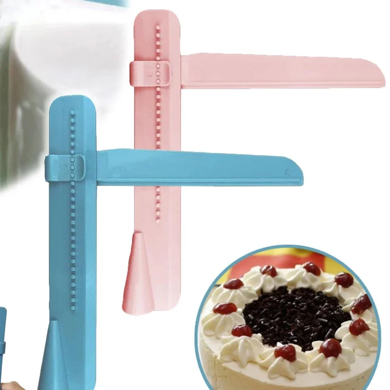 Adjustable cake smoother with adjustable blades, suitable for applying frosting, making cupcakes, pies, etc.