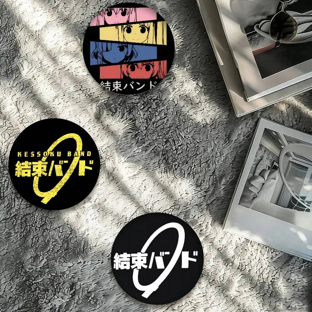 ANIME BOCCHI LOGO THE ROCK Neue Broschen, weiche Anstecknadeln, lustige, schräge Gnarpy auf einem Skateboard, Meme-Abzeichen, Gamer-Sammlung, Geschenke