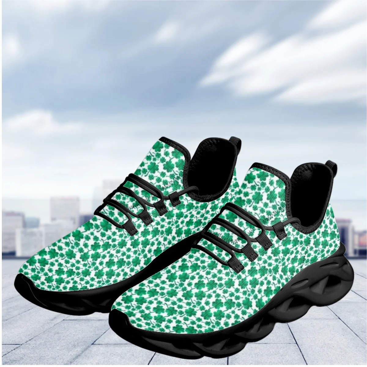 Green Clover Printed Breathable Sneakers Fashion Outdoor Non-slip Flat Shoes Summer Soft Sole Lightweight Lace-up Jogging Shoes