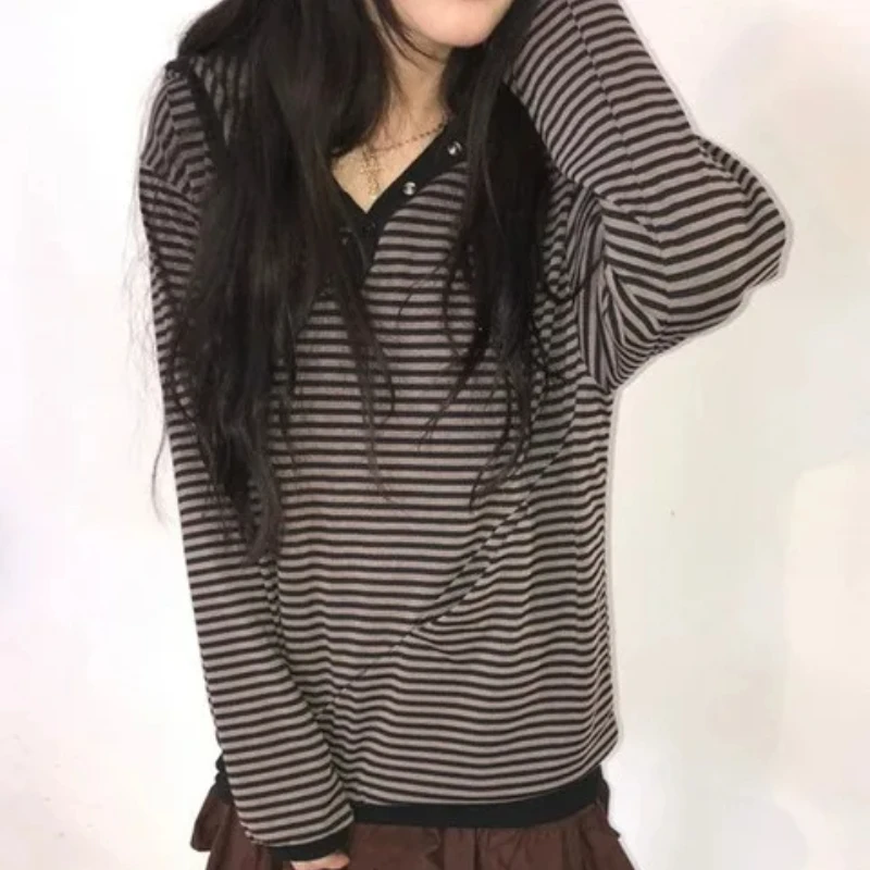 

INS Harajuku Concealed Button Hooded Long Sleeved Contrasting Striped Long Sleeved Top Casual Women's Loose Comfortable T-shirt