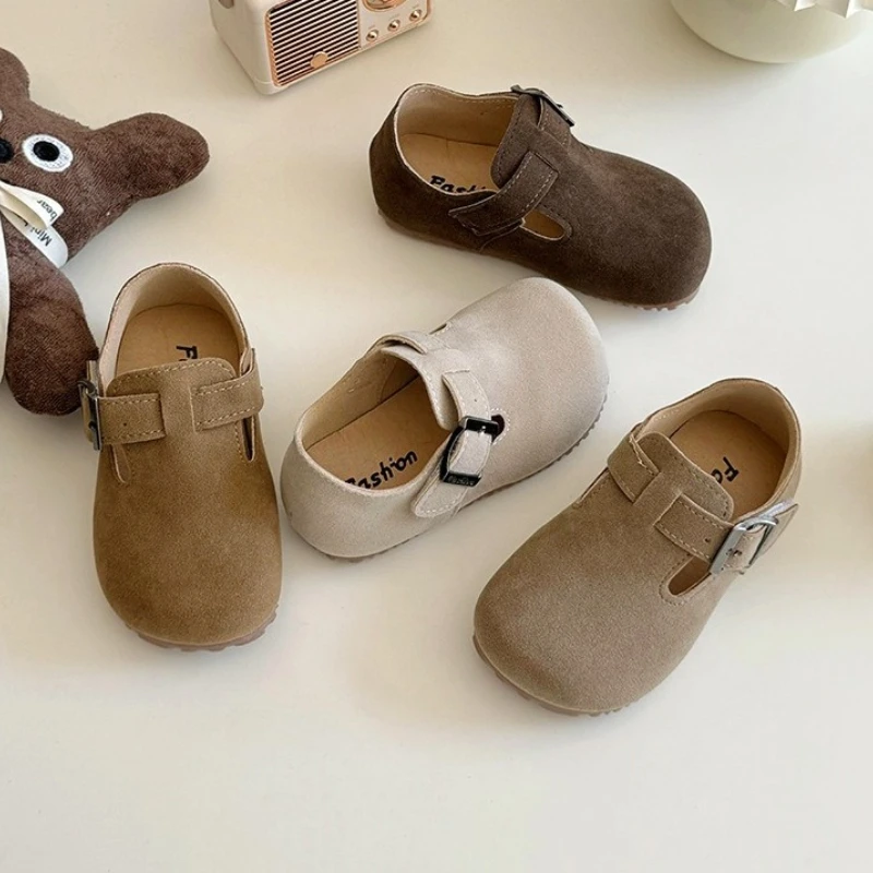 

Детская повседневная обувь 2025Осенняя новинка Детские туфли-бобы в стиле ретро Корейская версия Детские противоскользящие мягкие подошвы Мужчины Женщины Универсальные лоферы