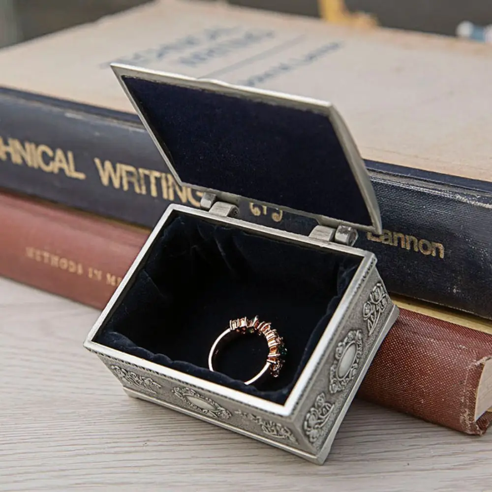 Vintage Flower Metal Jewelry Box Heart Shaped Home Decor Ring Bracelet Organizer Dustproof Retro Ring Trinket Storage