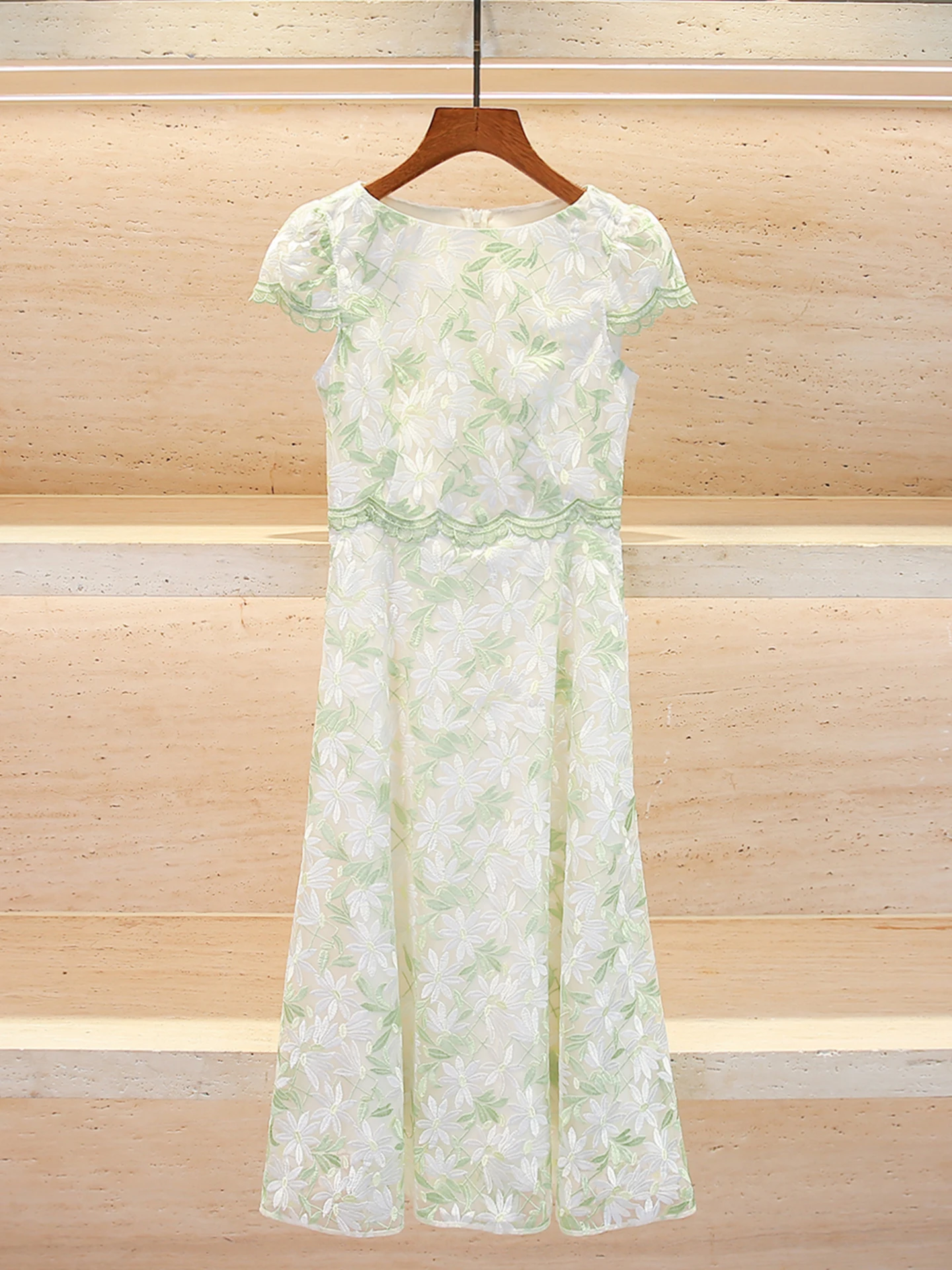 

Elegant Long Floral Embroidery Dress Women's Spring Summer Style Casual High Waist Short Sleeve Zipper Back A-Line Dress